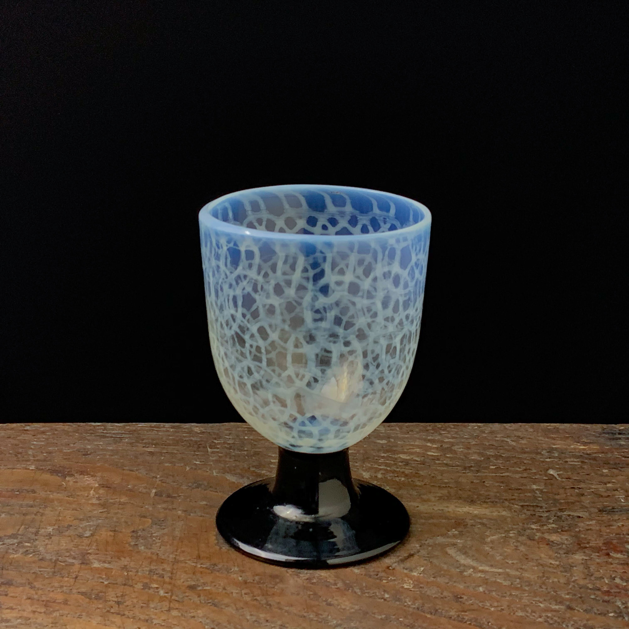 ガラス :: 輪つなぎ文 棗形 黒脚 氷コップ | COTTOU.JP 骨董の通販 