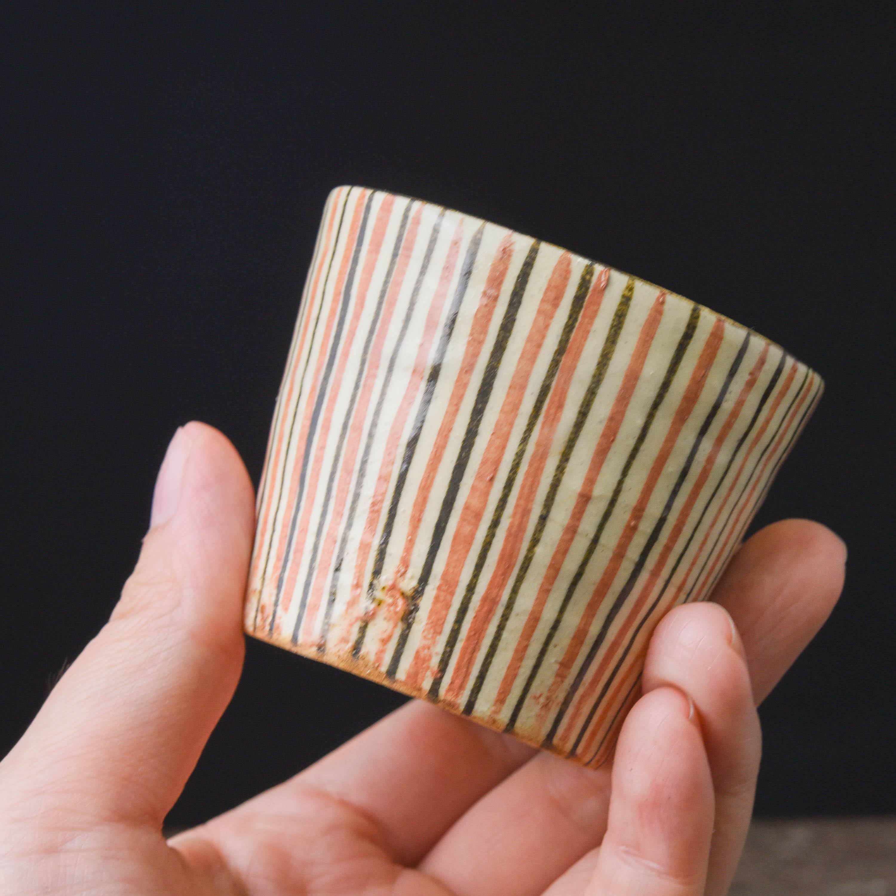 1点極小保管傷有！民芸の味わいある麦藁手の美しいお碗