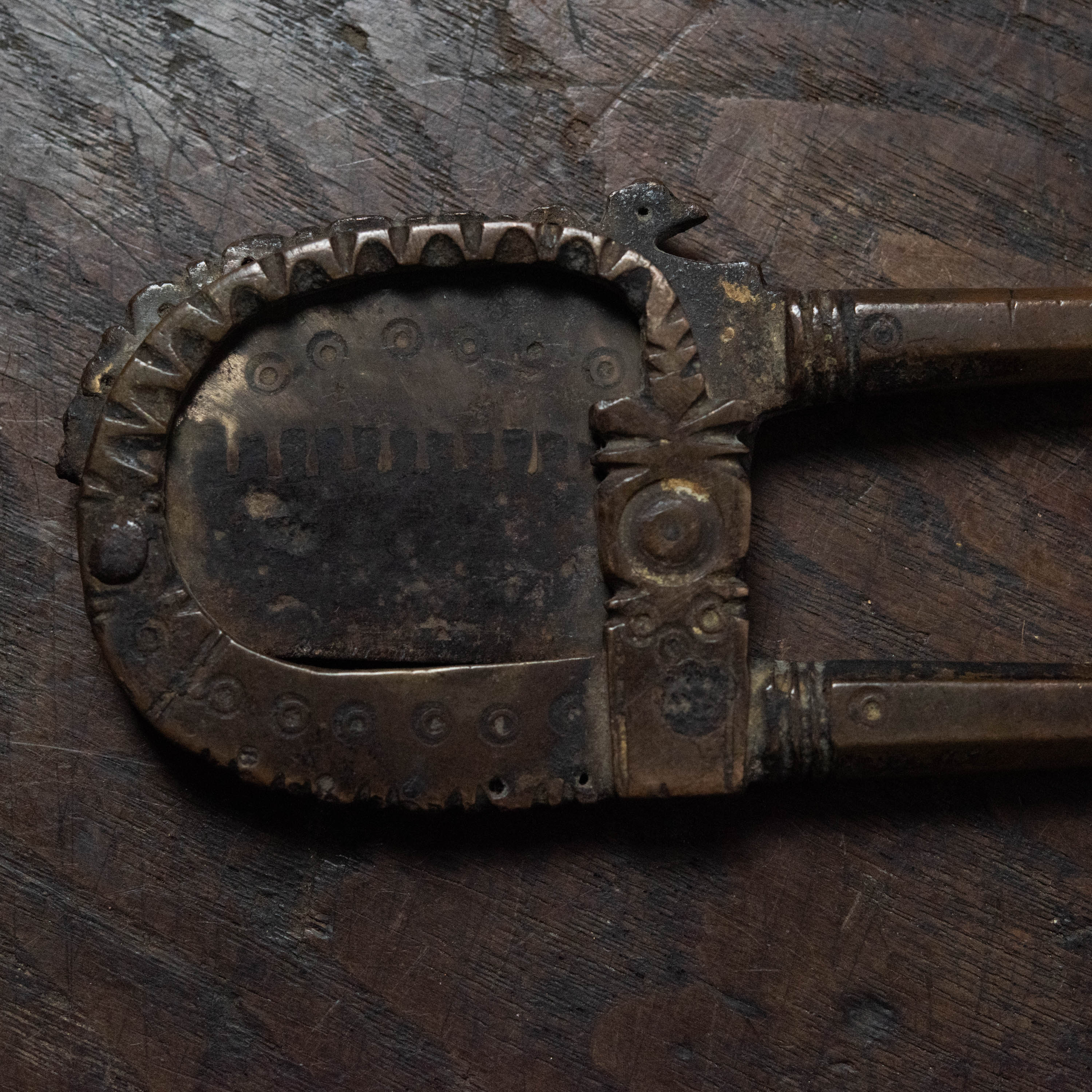 金属工芸 :: ビンロウ / ナッツカッター インド | COTTOU.JP