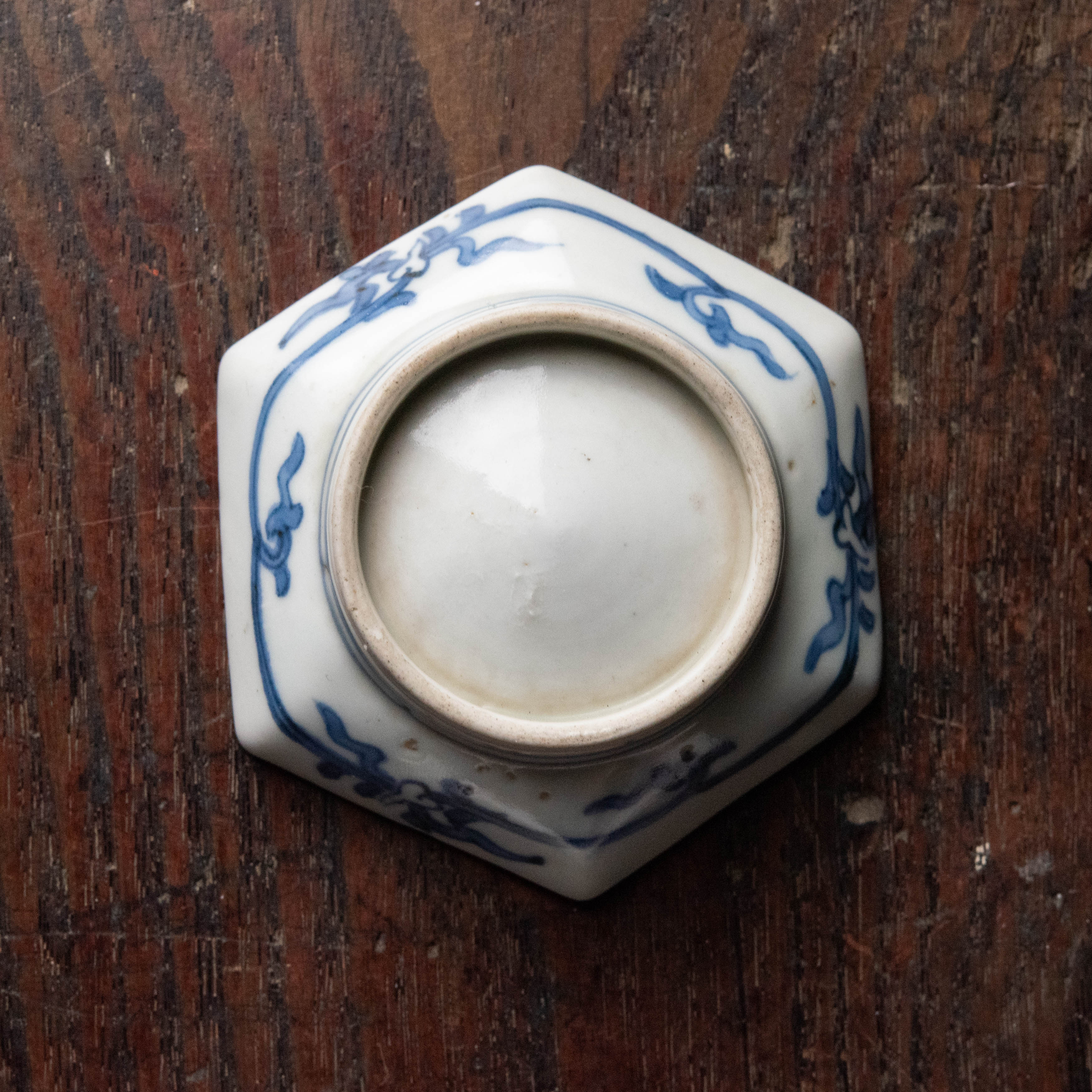 古瀬戸　草花文染付耳皿　変形皿　数奇物好 陶磁器 :: 古伊万里 藍柿右衛門 捻草花文 六角 変形皿 | COTTOU.JP