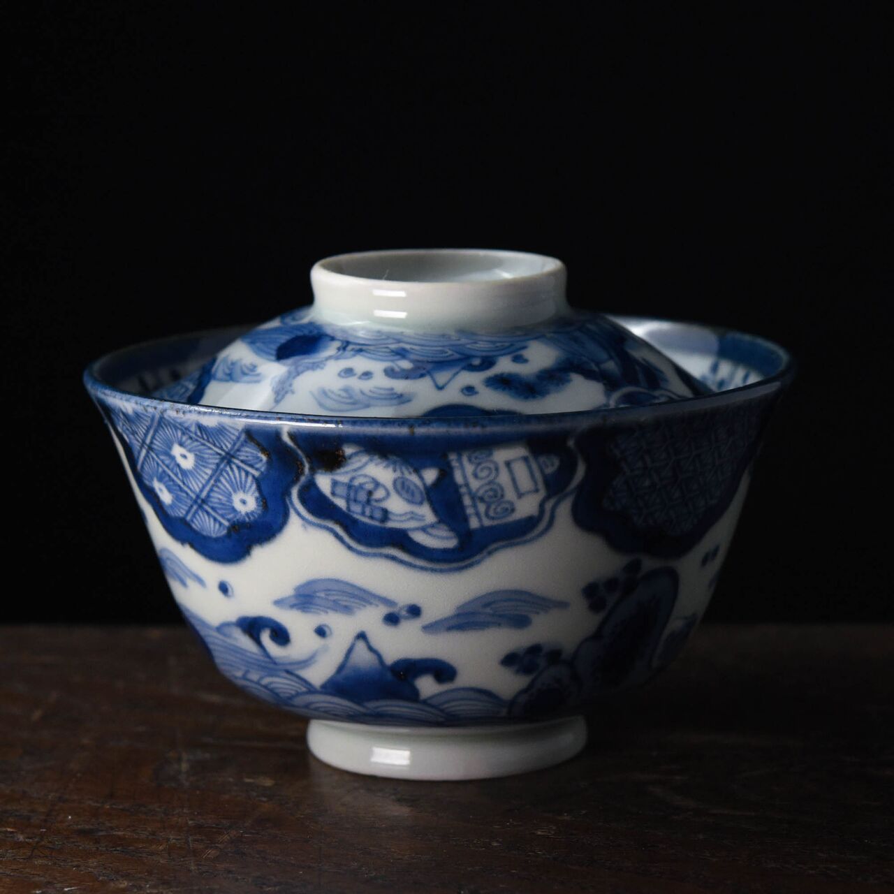 陶磁器 :: 蜃気楼文 伊万里染付 蓋茶碗 2客 | COTTOU.JP 骨董の通販マーケットプレイス
