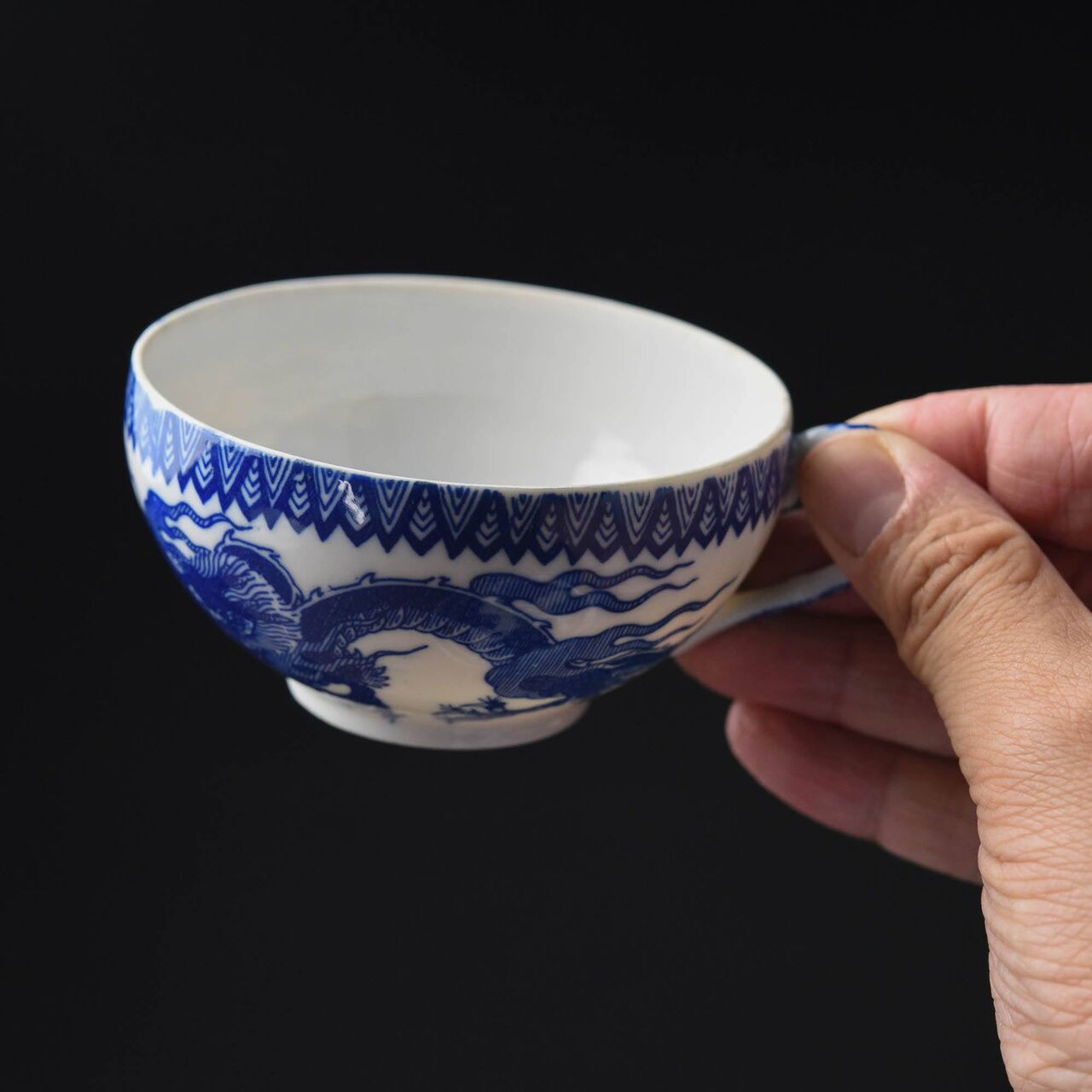 陶磁器 :: 印判 龍図 卵殻手 カップ&ソーサー | COTTOU.JP 骨董の通販 