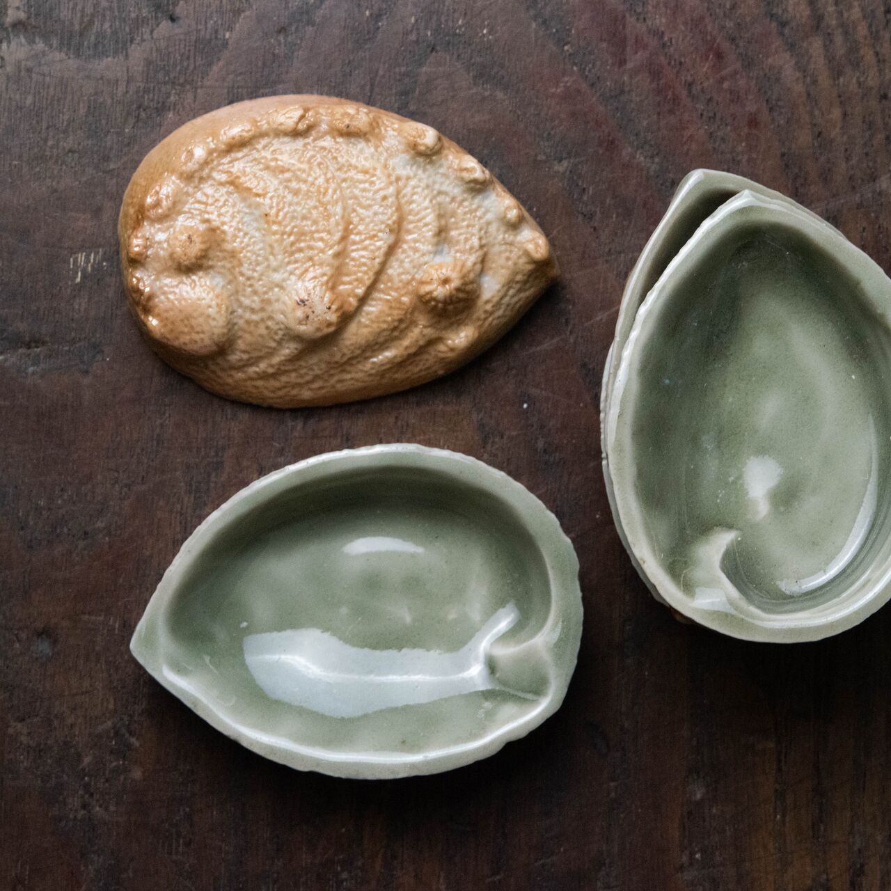 【日本未発売】 三田青磁 :: 陶磁器 あわび型 骨董の通販 COTTOU.JP | 5枚 小皿 工芸品